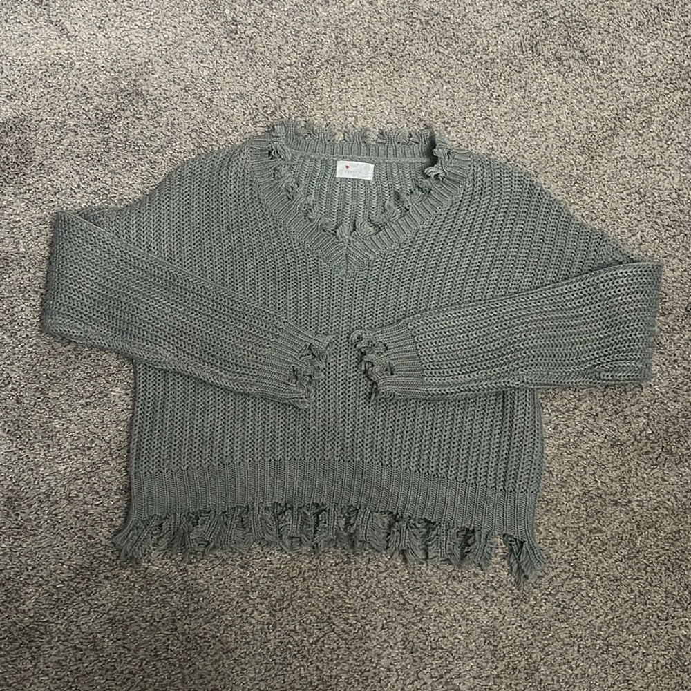 Cropped frayed sweater